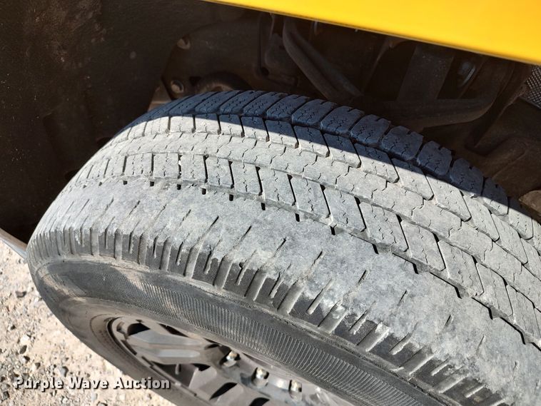 image for item LK9783 2015 Chevrolet Silverado 3500HD  utility bed pickup truck