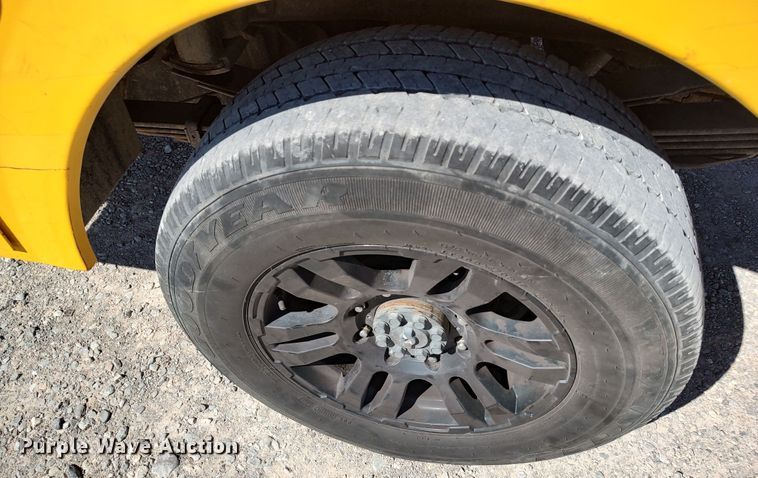 image for item LK9783 2015 Chevrolet Silverado 3500HD  utility bed pickup truck