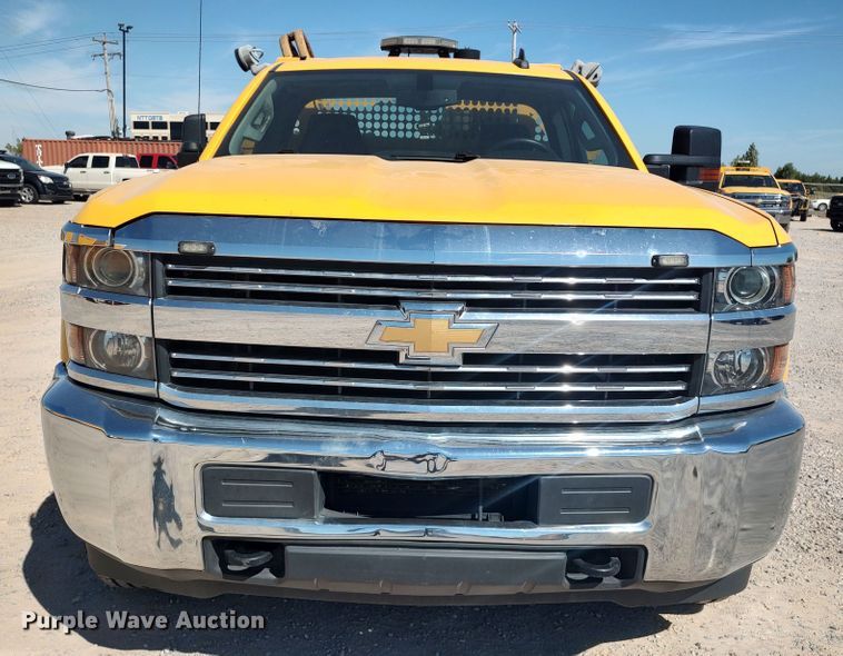 image for item LK9784 2017 Chevrolet Silverado 3500HD  utility bed pickup truck