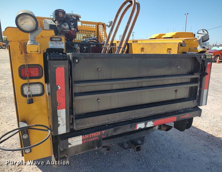 image for item LK9784 2017 Chevrolet Silverado 3500HD  utility bed pickup truck