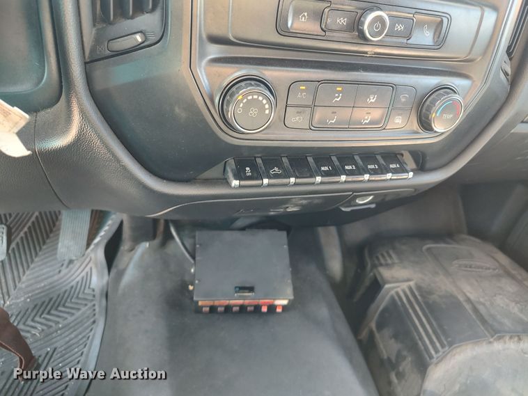 image for item LK9784 2017 Chevrolet Silverado 3500HD  utility bed pickup truck