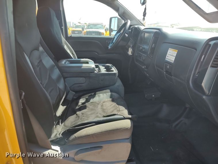 image for item LK9784 2017 Chevrolet Silverado 3500HD  utility bed pickup truck