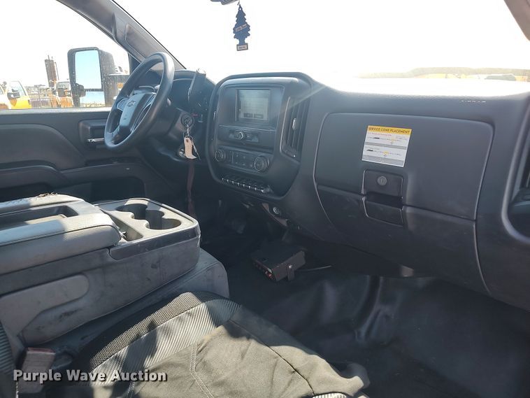 image for item LK9784 2017 Chevrolet Silverado 3500HD  utility bed pickup truck