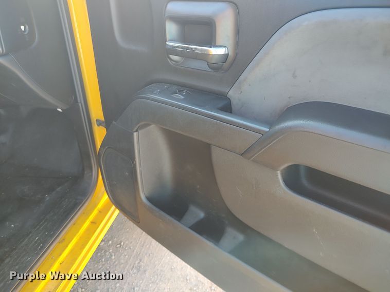 image for item LK9784 2017 Chevrolet Silverado 3500HD  utility bed pickup truck