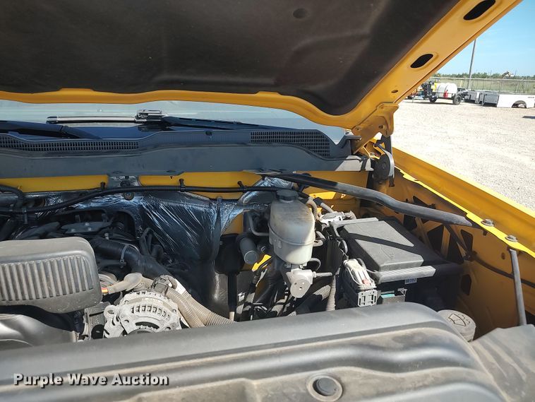 image for item LK9784 2017 Chevrolet Silverado 3500HD  utility bed pickup truck