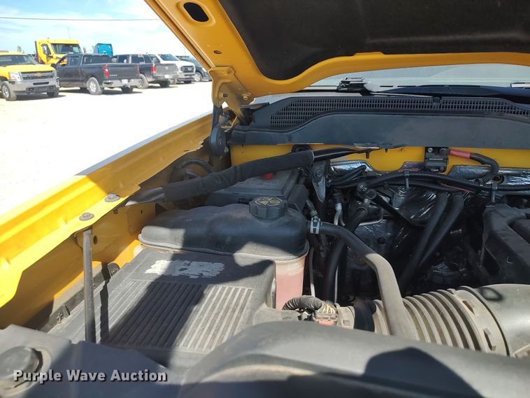 image for item LK9784 2017 Chevrolet Silverado 3500HD  utility bed pickup truck