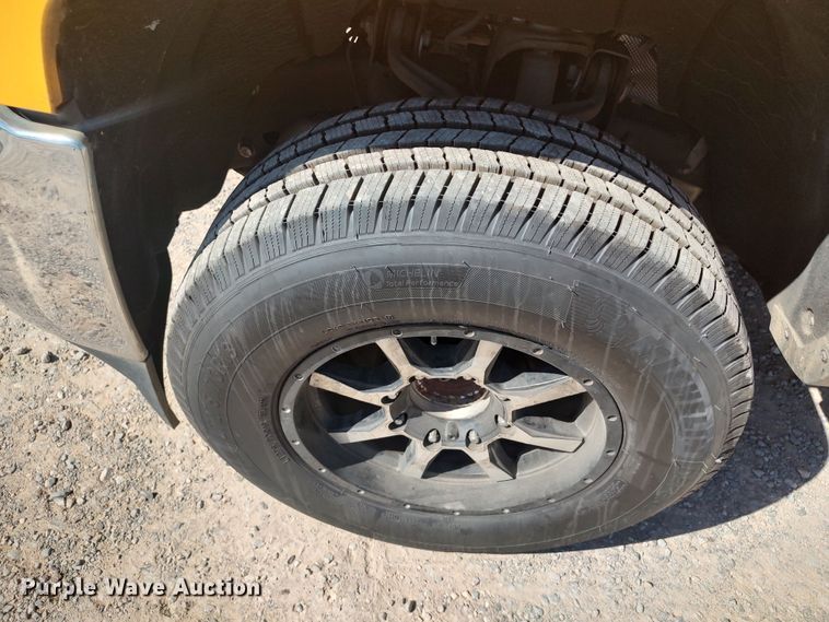 image for item LK9784 2017 Chevrolet Silverado 3500HD  utility bed pickup truck