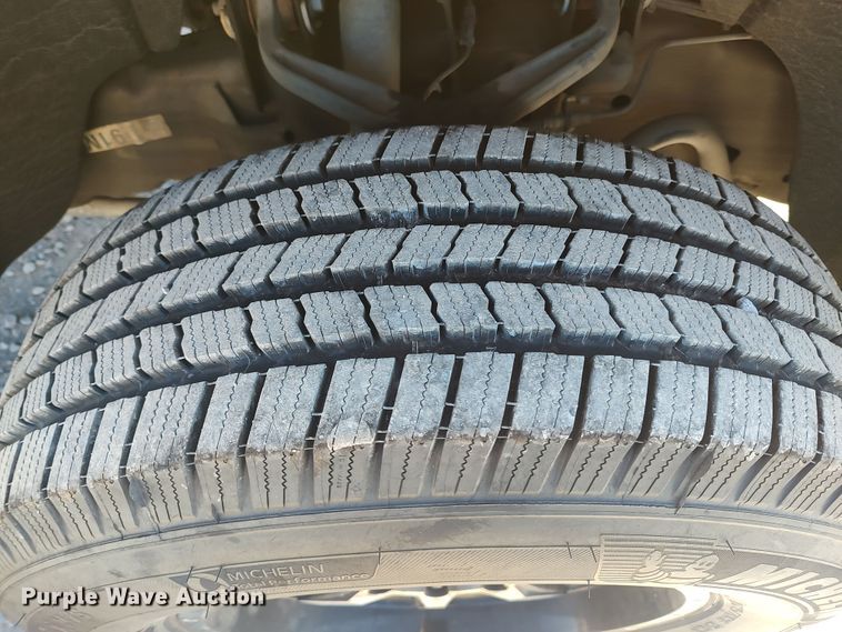 image for item LK9784 2017 Chevrolet Silverado 3500HD  utility bed pickup truck