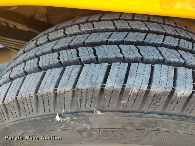 image for item LK9784 2017 Chevrolet Silverado 3500HD  utility bed pickup truck