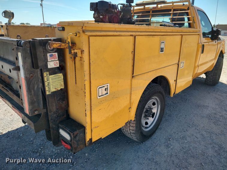 image for item LK9785 2014 Ford F350 Super Duty  utility bed pickup truck