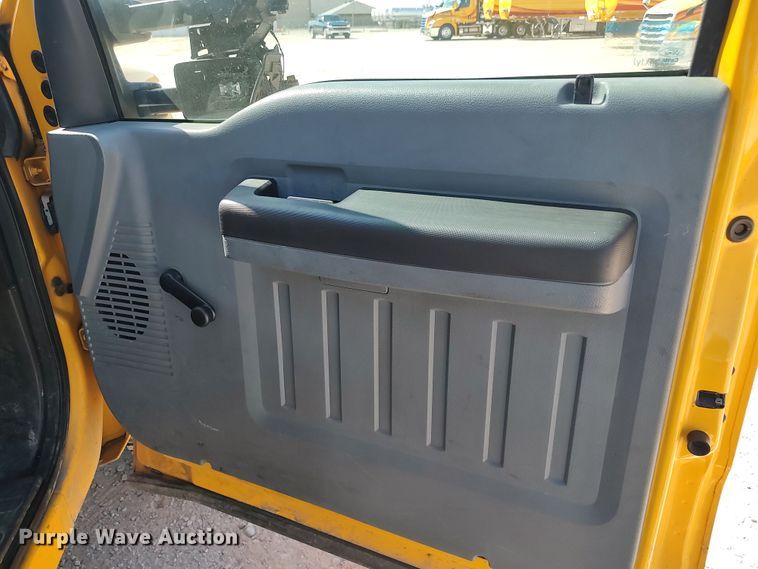 image for item LK9785 2014 Ford F350 Super Duty  utility bed pickup truck