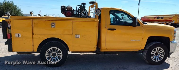 image for item LK9786 2015 Chevrolet Silverado 3500HD  utility bed pickup truck