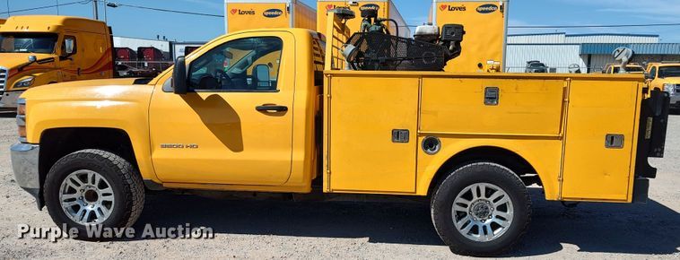 image for item LK9786 2015 Chevrolet Silverado 3500HD  utility bed pickup truck