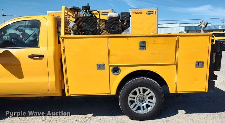 image for item LK9786 2015 Chevrolet Silverado 3500HD  utility bed pickup truck