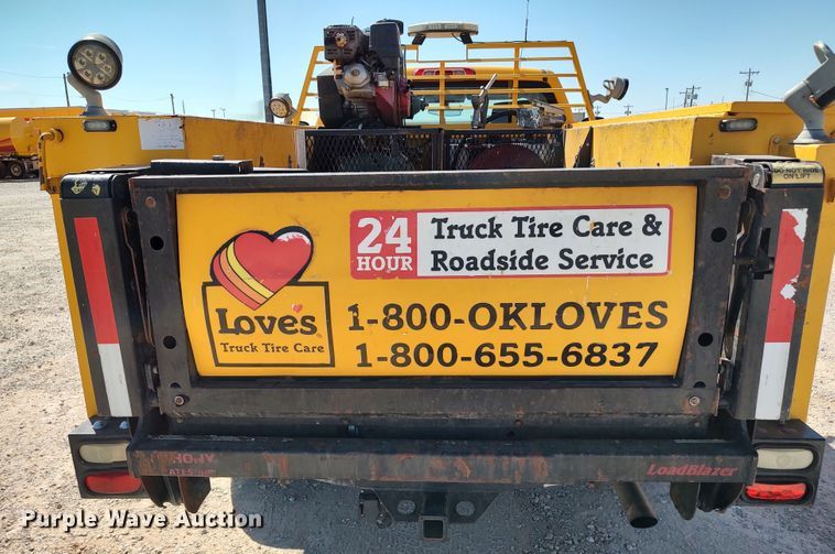 image for item LK9786 2015 Chevrolet Silverado 3500HD  utility bed pickup truck