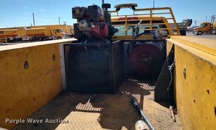 image for item LK9786 2015 Chevrolet Silverado 3500HD  utility bed pickup truck