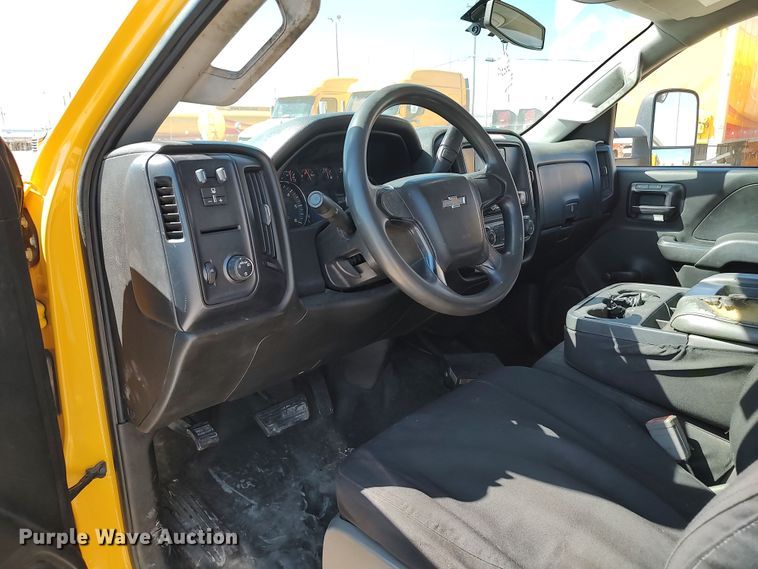 image for item LK9786 2015 Chevrolet Silverado 3500HD  utility bed pickup truck