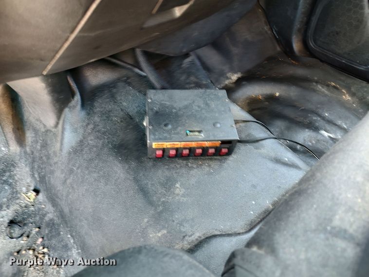 image for item LK9786 2015 Chevrolet Silverado 3500HD  utility bed pickup truck