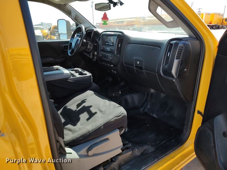 image for item LK9786 2015 Chevrolet Silverado 3500HD  utility bed pickup truck