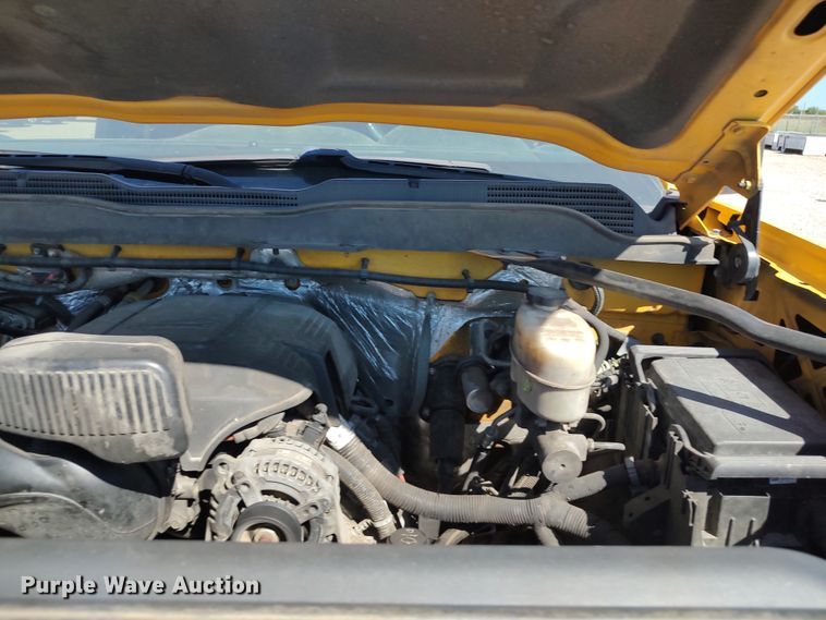 image for item LK9786 2015 Chevrolet Silverado 3500HD  utility bed pickup truck