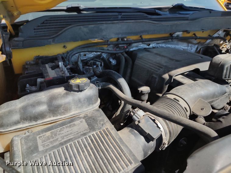 image for item LK9786 2015 Chevrolet Silverado 3500HD  utility bed pickup truck