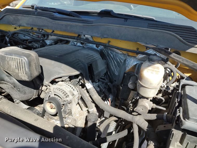 image for item LK9786 2015 Chevrolet Silverado 3500HD  utility bed pickup truck