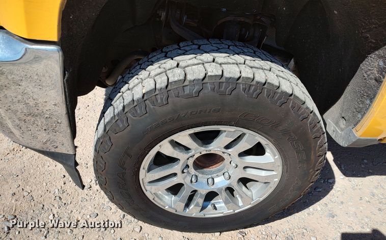 image for item LK9786 2015 Chevrolet Silverado 3500HD  utility bed pickup truck