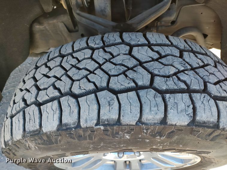 image for item LK9786 2015 Chevrolet Silverado 3500HD  utility bed pickup truck