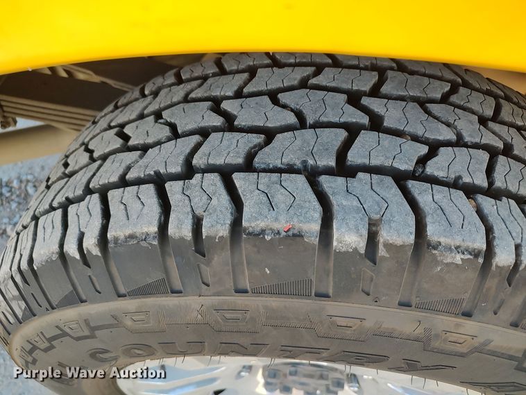 image for item LK9786 2015 Chevrolet Silverado 3500HD  utility bed pickup truck