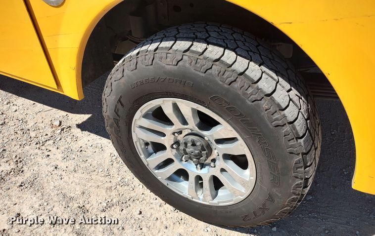 image for item LK9786 2015 Chevrolet Silverado 3500HD  utility bed pickup truck