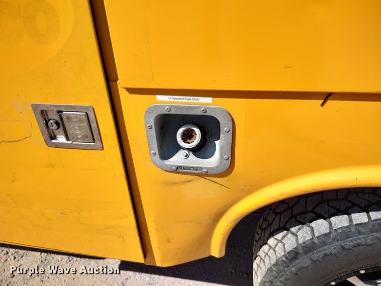 image for item LK9787 2017 Ford F350 Super Duty  utility bed pickup truck