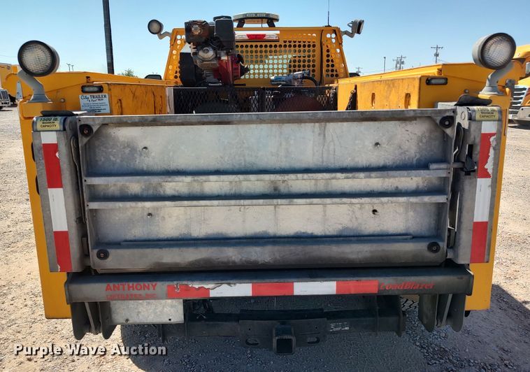 image for item LK9787 2017 Ford F350 Super Duty  utility bed pickup truck