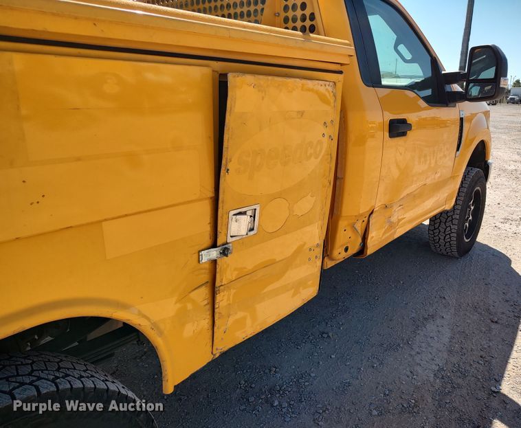 image for item LK9787 2017 Ford F350 Super Duty  utility bed pickup truck