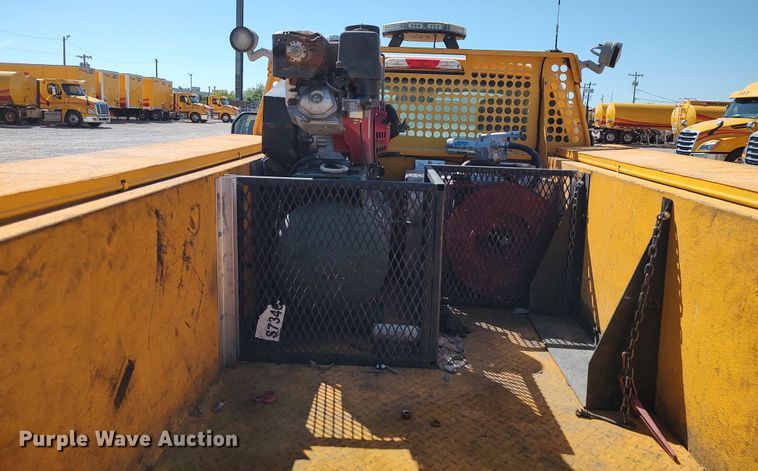 image for item LK9787 2017 Ford F350 Super Duty  utility bed pickup truck