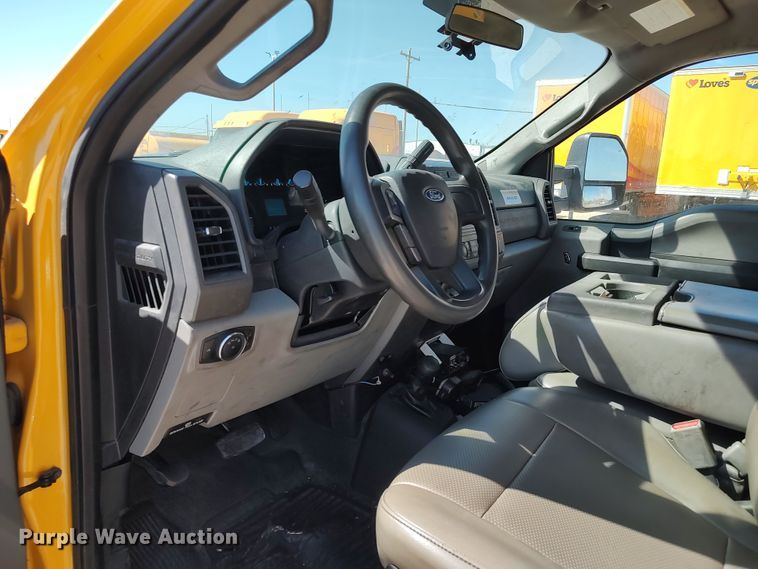 image for item LK9787 2017 Ford F350 Super Duty  utility bed pickup truck