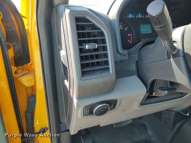 image for item LK9787 2017 Ford F350 Super Duty  utility bed pickup truck