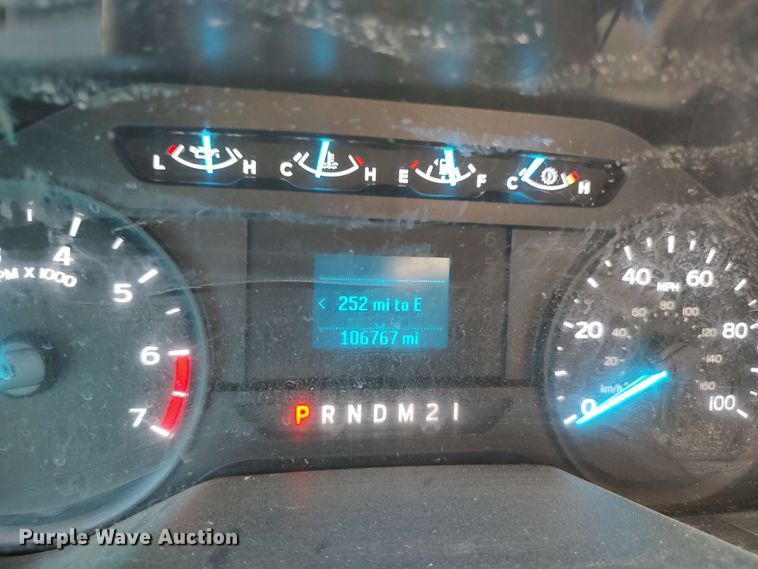 image for item LK9787 2017 Ford F350 Super Duty  utility bed pickup truck