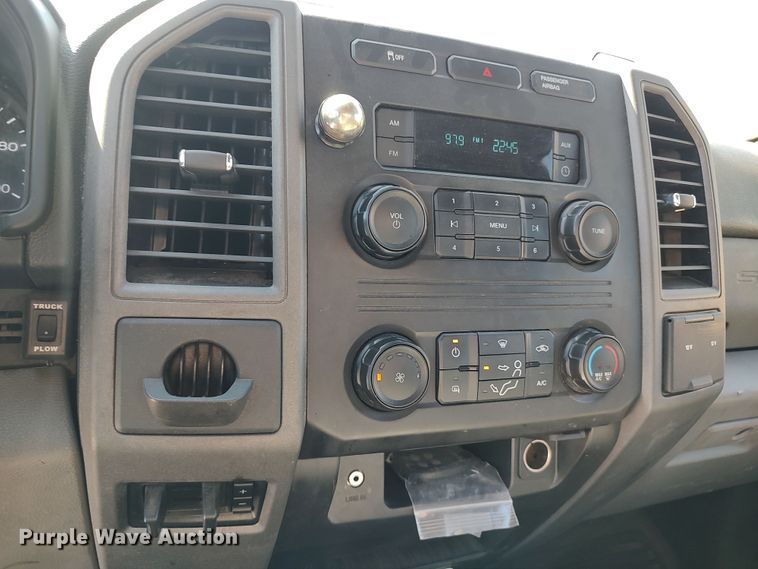 image for item LK9787 2017 Ford F350 Super Duty  utility bed pickup truck