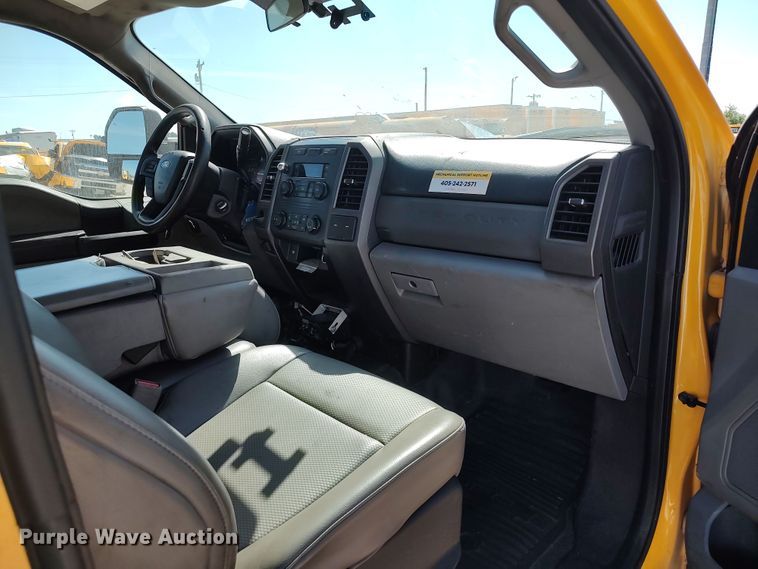 image for item LK9787 2017 Ford F350 Super Duty  utility bed pickup truck