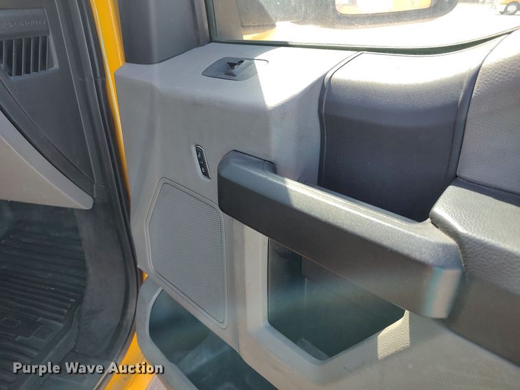 image for item LK9787 2017 Ford F350 Super Duty  utility bed pickup truck