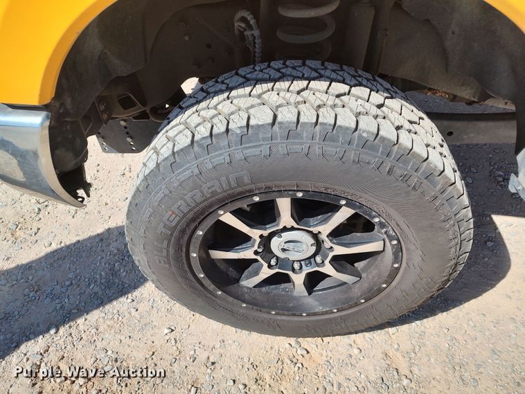 image for item LK9787 2017 Ford F350 Super Duty  utility bed pickup truck