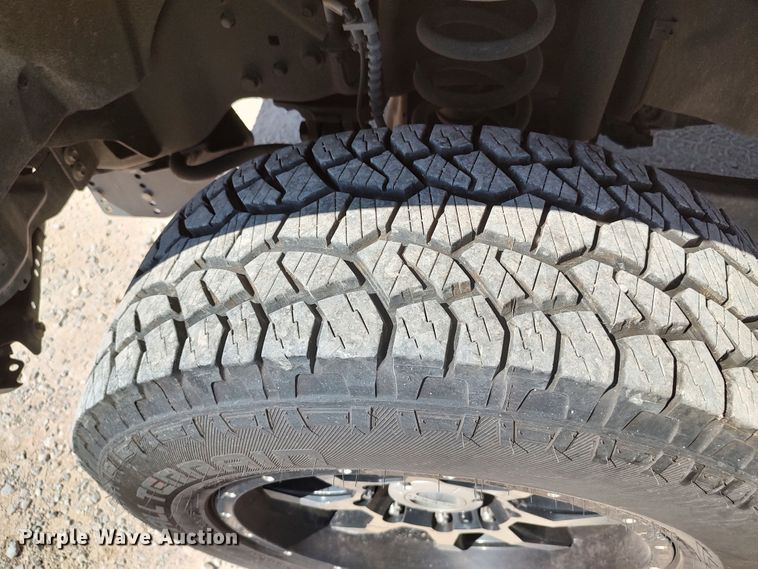 image for item LK9787 2017 Ford F350 Super Duty  utility bed pickup truck