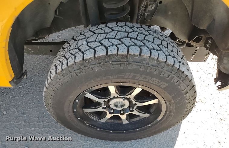 image for item LK9787 2017 Ford F350 Super Duty  utility bed pickup truck