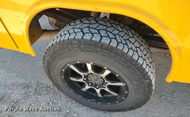 image for item LK9787 2017 Ford F350 Super Duty  utility bed pickup truck