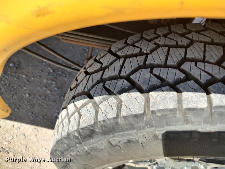 image for item LK9787 2017 Ford F350 Super Duty  utility bed pickup truck