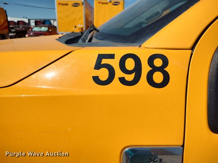 image for item LK9787 2017 Ford F350 Super Duty  utility bed pickup truck