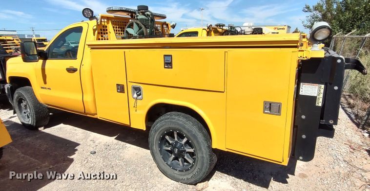 image for item LK9792 2017 Chevrolet Silverado 3500HD  utility bed pickup truck