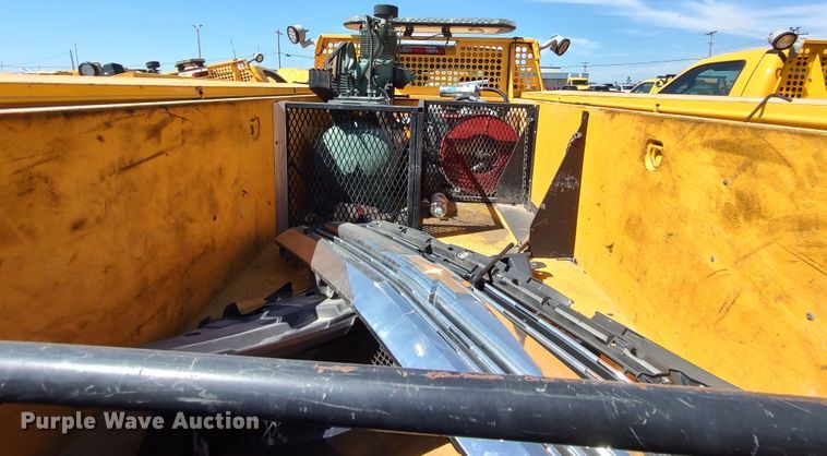 image for item LK9792 2017 Chevrolet Silverado 3500HD  utility bed pickup truck