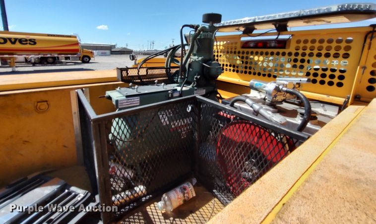 image for item LK9792 2017 Chevrolet Silverado 3500HD  utility bed pickup truck