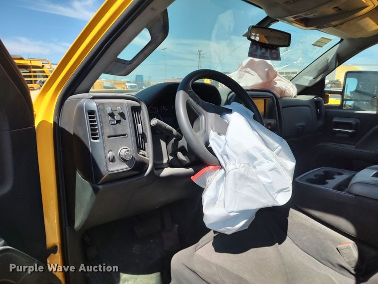 image for item LK9792 2017 Chevrolet Silverado 3500HD  utility bed pickup truck